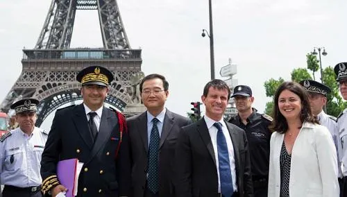 chinese-and-french-eiffel-tower